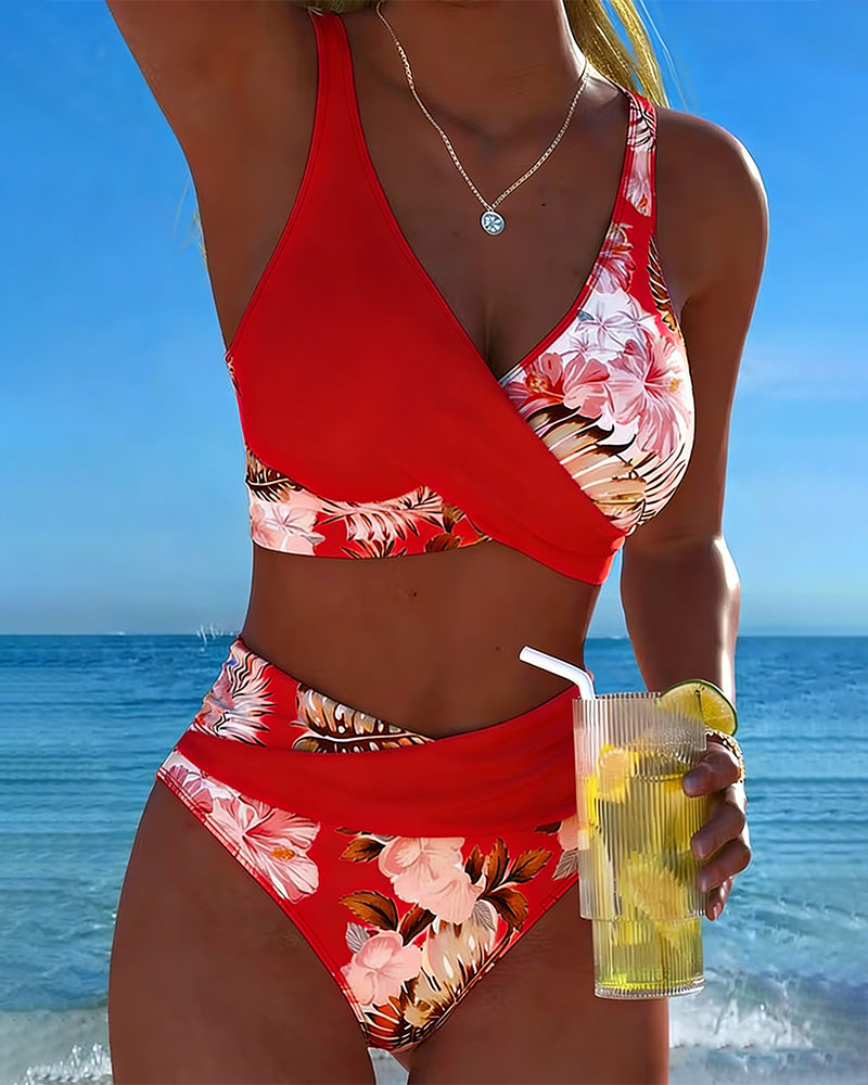 Millie | Bikini with contrast floral pattern and slit
