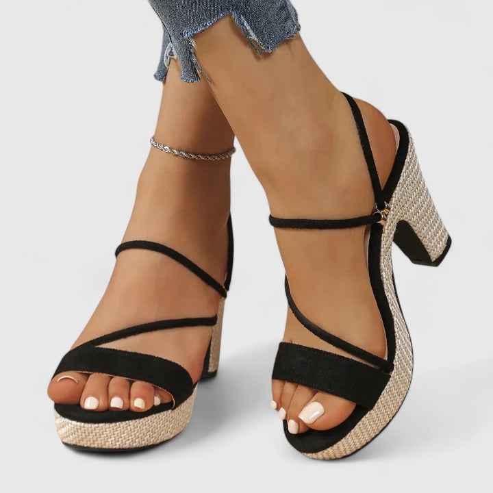 Gitta | Refined heels