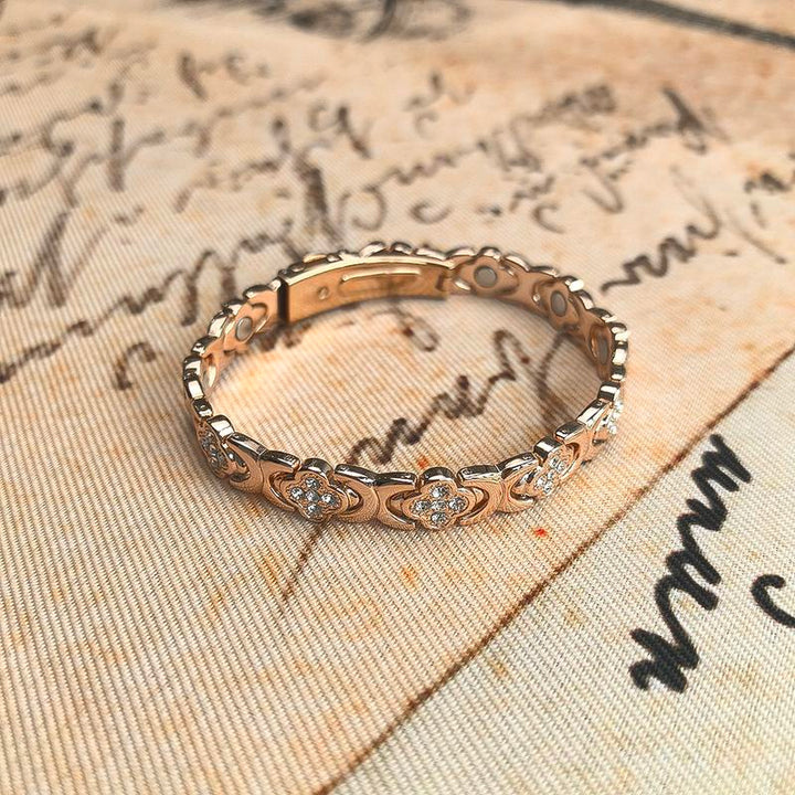 Yvette | Elegant Magnetic Copper Bangle