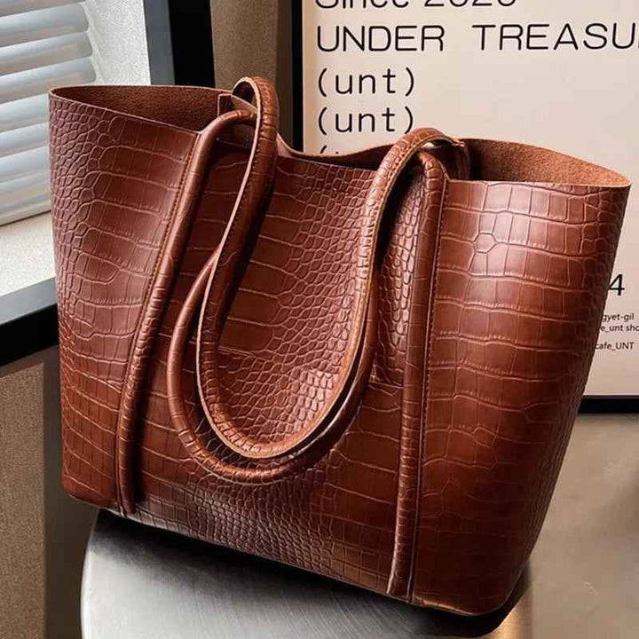 Zoe | Refined shoulder bag