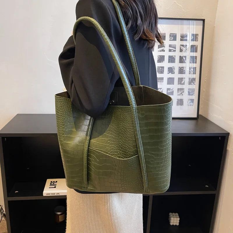 Zoe | Refined shoulder bag
