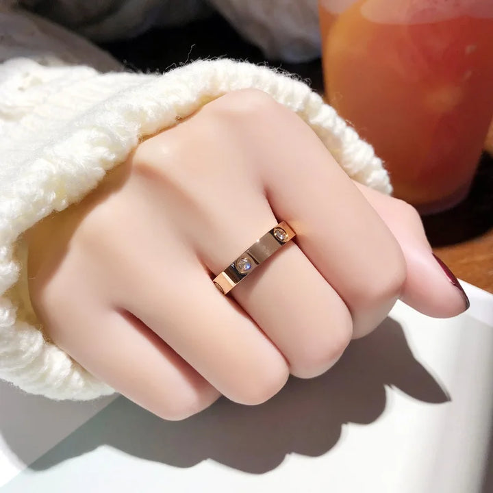 Verity | Sleek Modern Gold Ring