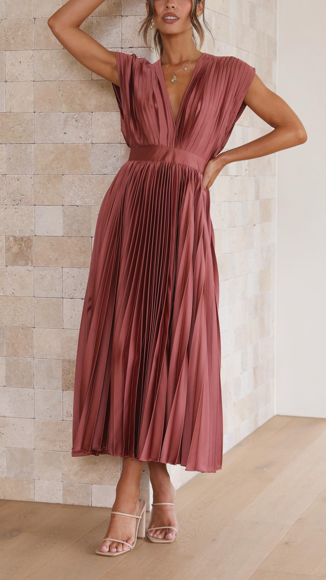 Sina | Elegant pleated dress