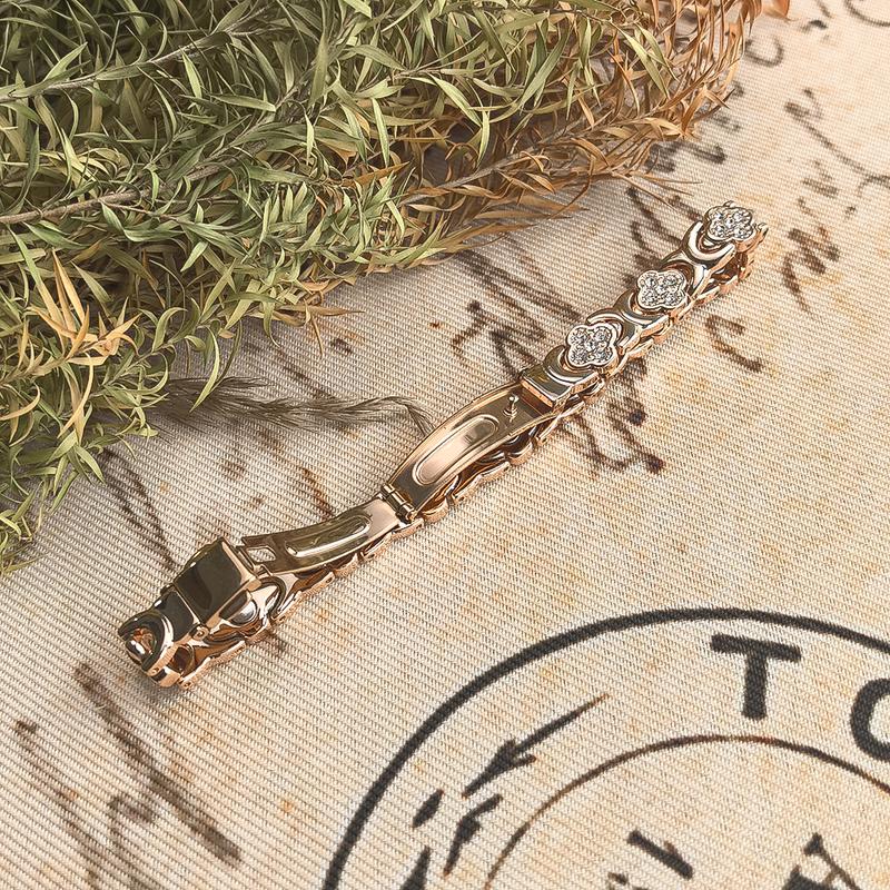 Yvette | Elegant Magnetic Copper Bangle