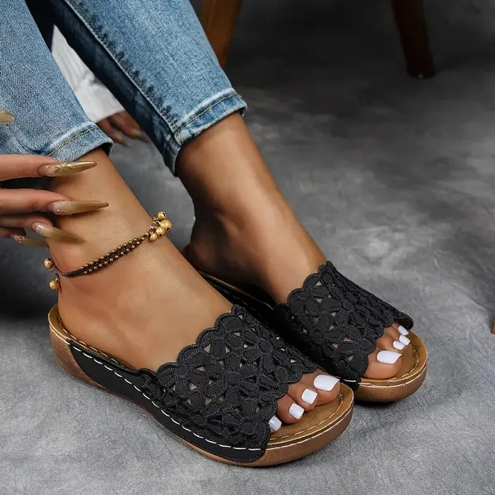 Alice Gabriele | Ergonomic sandals