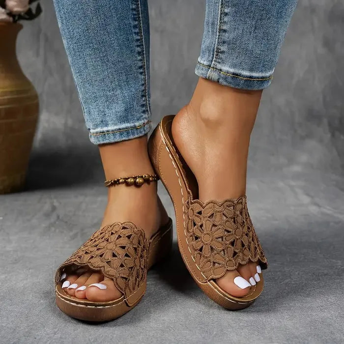 Alice Gabriele | Ergonomic sandals